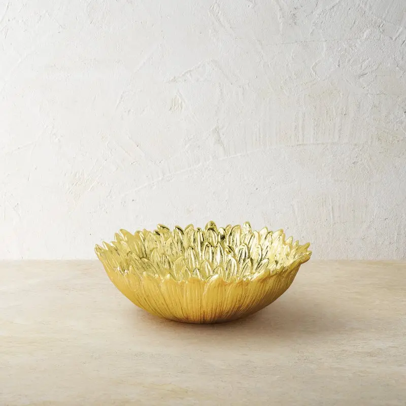 Dahlia-Casted Ceramic Serving Bowl – Decorative