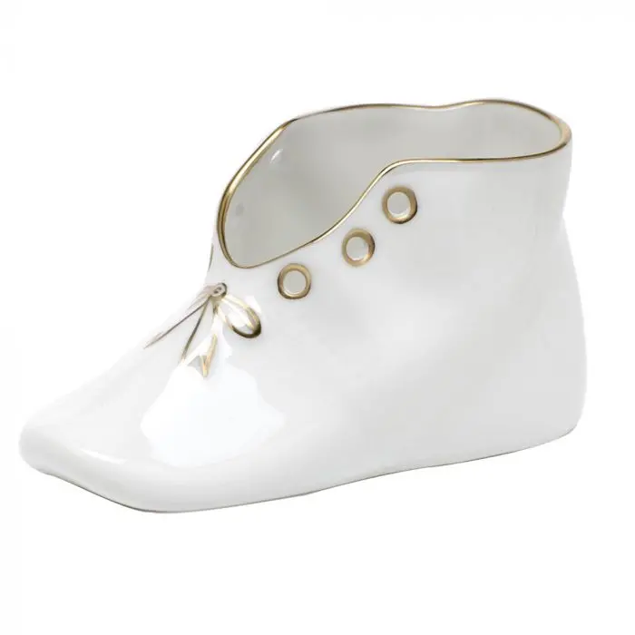 Golden Edge Baby Shoe Ornament – Hand-Painted Keepsake for New Arrivals