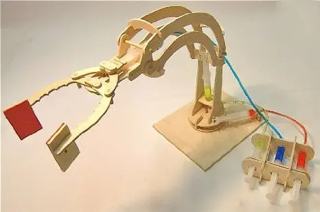 Hydraulic Robotic Arm Kit – Pathfinder STEM Learning Tool