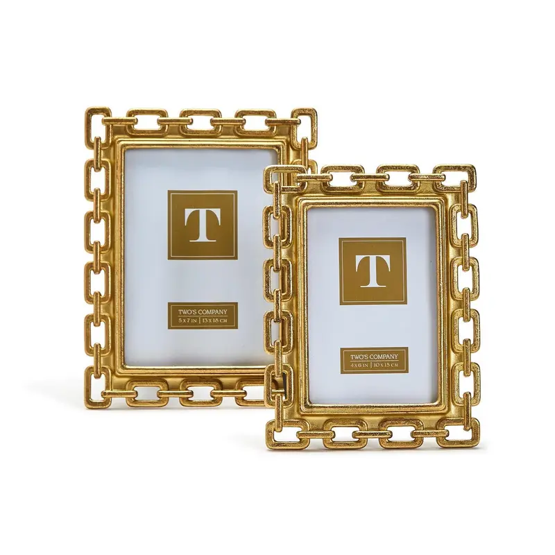 Minimalist Gold Chain Photo Frame: Contemporary Framing Accent